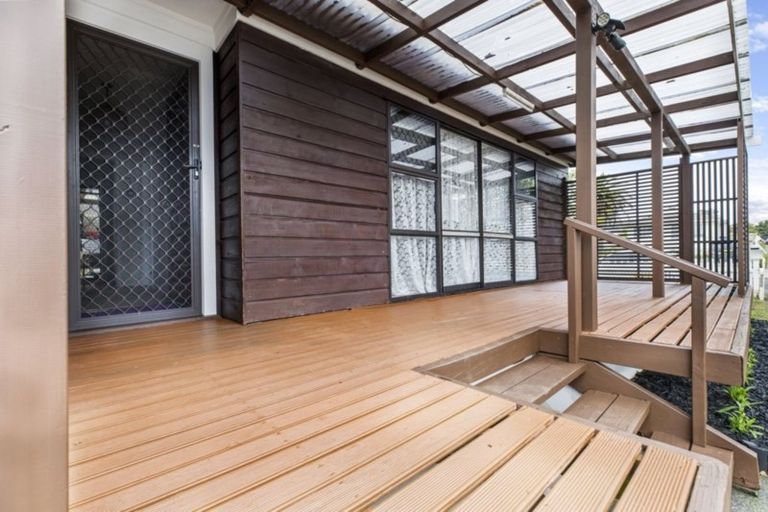 Photo of property in 23 Lane Road, Weymouth, Auckland, 2103