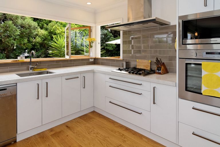 Photo of property in 235a Titirangi Road, Titirangi, Auckland, 0604