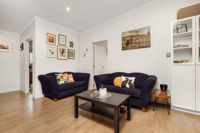 Photo of property in 12-14 Clevedon Road, Papakura, 2110