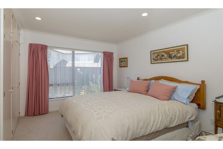 Photo of property in 5 Ilam Park Place, Ilam, Christchurch, 8041