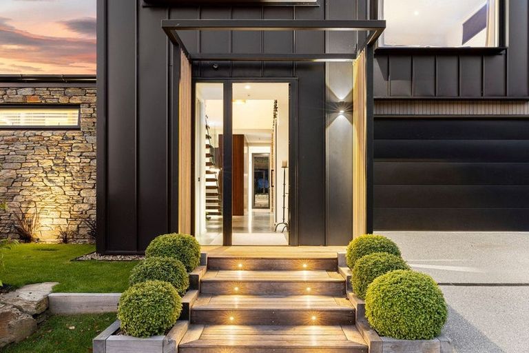 Photo of property in 4 Takahe Lane, Wanaka, 9305