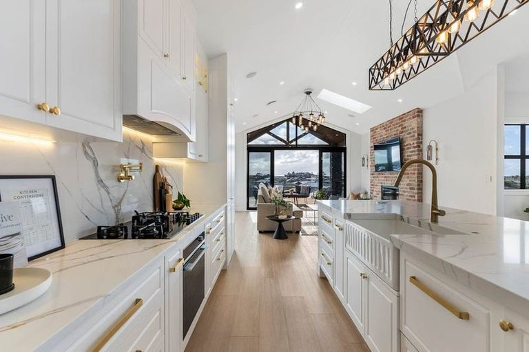 Photo of property in 9 Fisk Road, Pukekohe, 2120