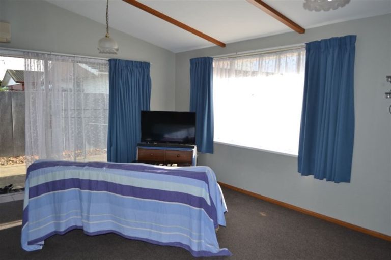 Photo of property in 6 Mcalpine Place, Rangiora, 7400
