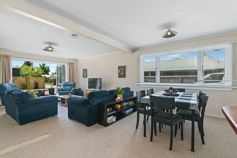 Photo of property in 26 Willow Avenue, Hannahs Bay, Rotorua, 3010