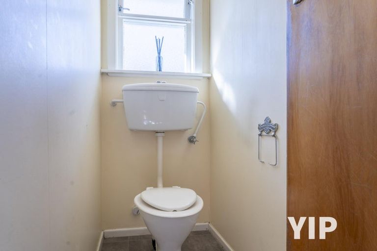 Photo of property in 10 Turville Crescent, Newlands, Wellington, 6037