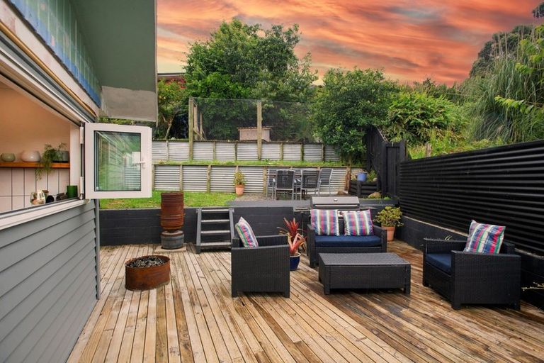 Photo of property in 14 Kingswood Road, Brookfield, Tauranga, 3110