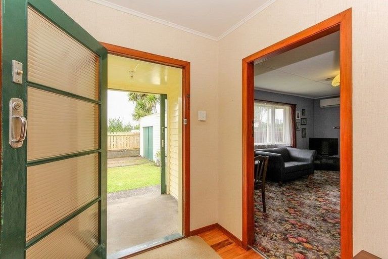 Photo of property in 9a Chilman Street, Strandon, New Plymouth, 4312