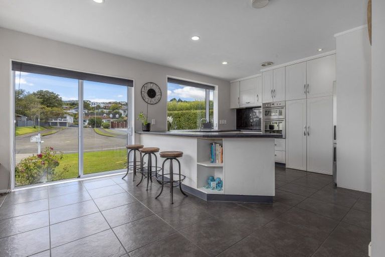 Photo of property in 9 Ayr Place, Papakowhai, Porirua, 5024