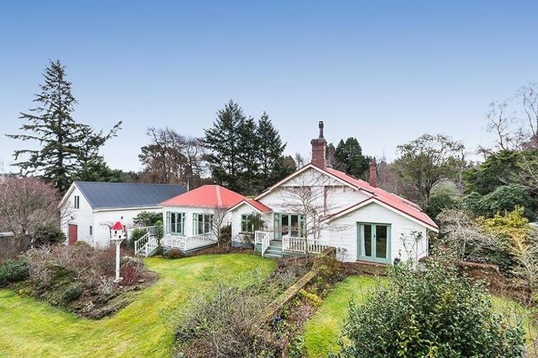 Photo of property in 5 Three Mile Hill Road, Halfway Bush, Dunedin, 9010