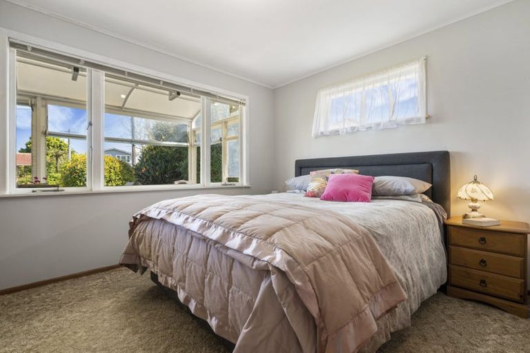 Photo of property in 63 Gloria Avenue, Te Atatu Peninsula, Auckland, 0610