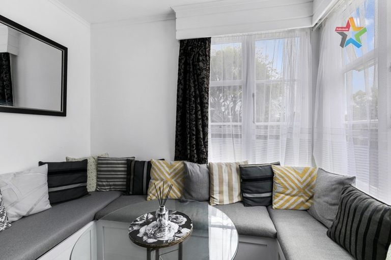 Photo of property in 43 Shearer Crescent, Naenae, Lower Hutt, 5011