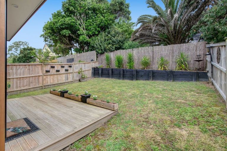 Photo of property in 46 Seafarer Crescent, Stanmore Bay, Whangaparaoa, 0932