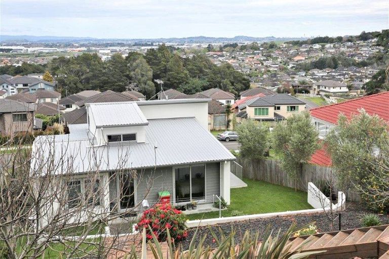Photo of property in 4 Ravello Rise, Flat Bush, Auckland, 2019