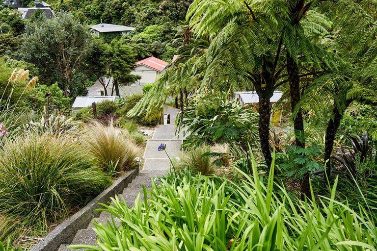 Photo of property in 40 Rona Street, Eastbourne, Lower Hutt, 5013