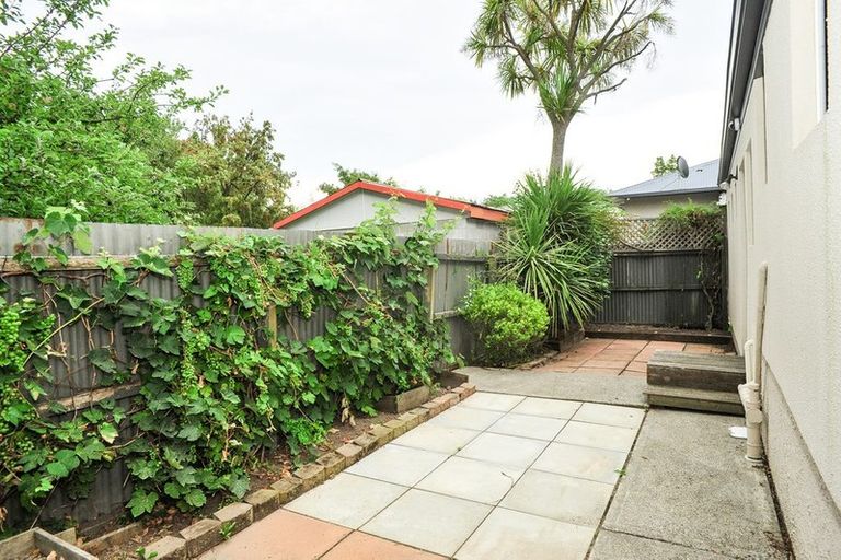 Photo of property in 2/4 Sheldon Street, Woolston, Christchurch, 8023