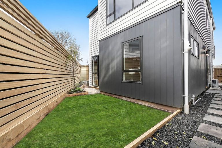 Photo of property in 10d Starling Place, Ranui, Auckland, 0612