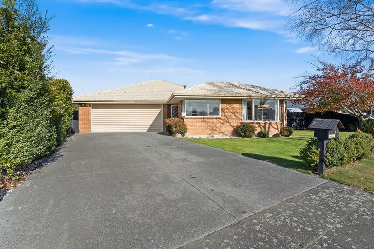 Photo of property in 35 Durrell Way, Rolleston, 7614