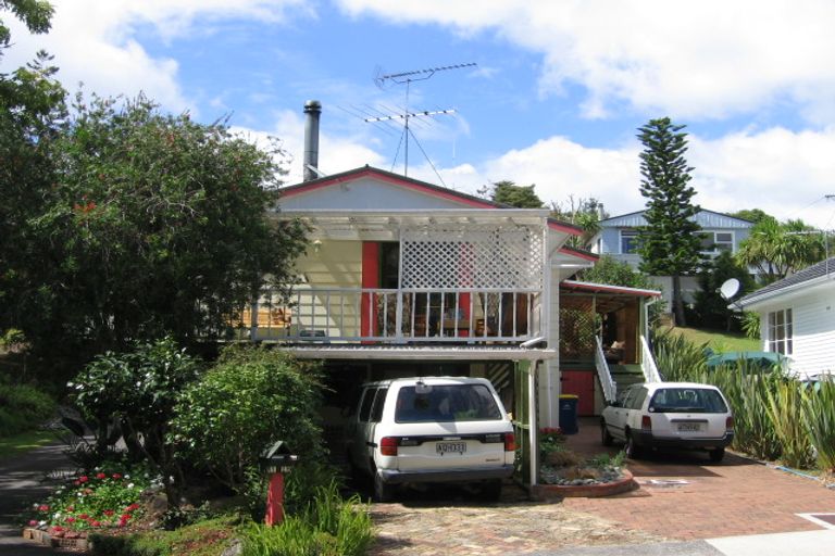 Photo of property in 1/29 Gazelle Avenue, Beach Haven, Auckland, 0626