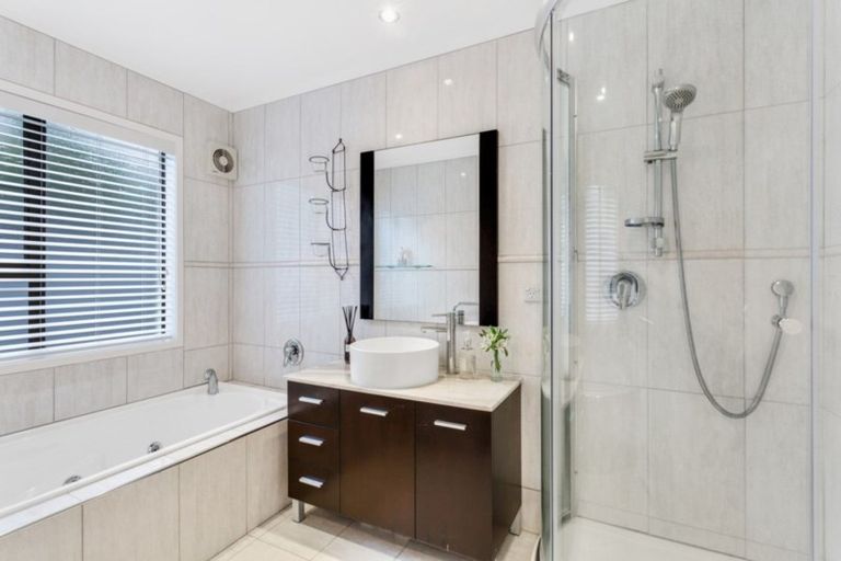 Photo of property in 1/32 Kitchener Road, Milford, Auckland, 0620