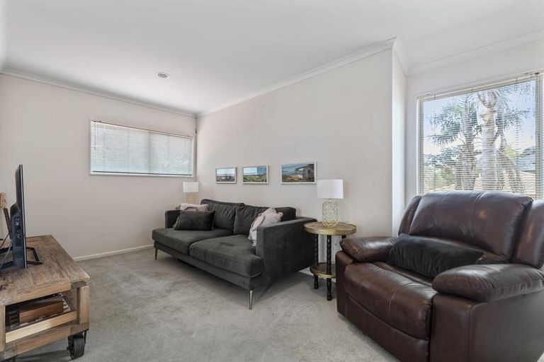 Photo of property in 2/13a Sandspit Road, Cockle Bay, Auckland, 2014