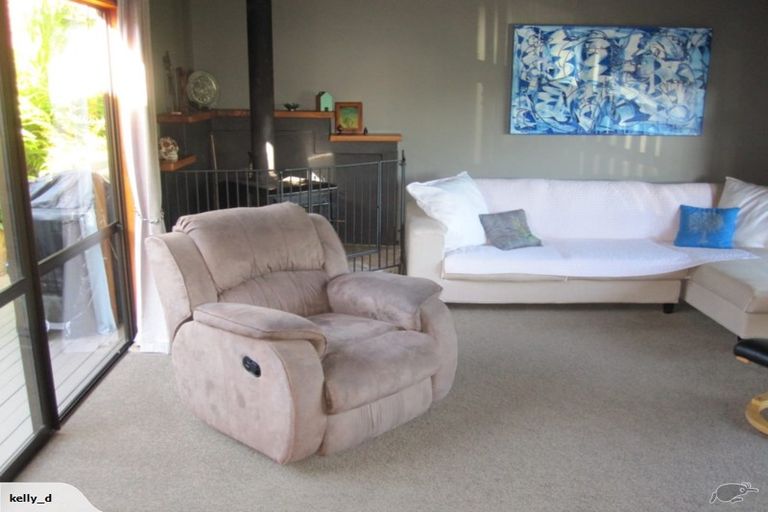 Photo of property in 12 Tiri View Place, Waiake, Auckland, 0630