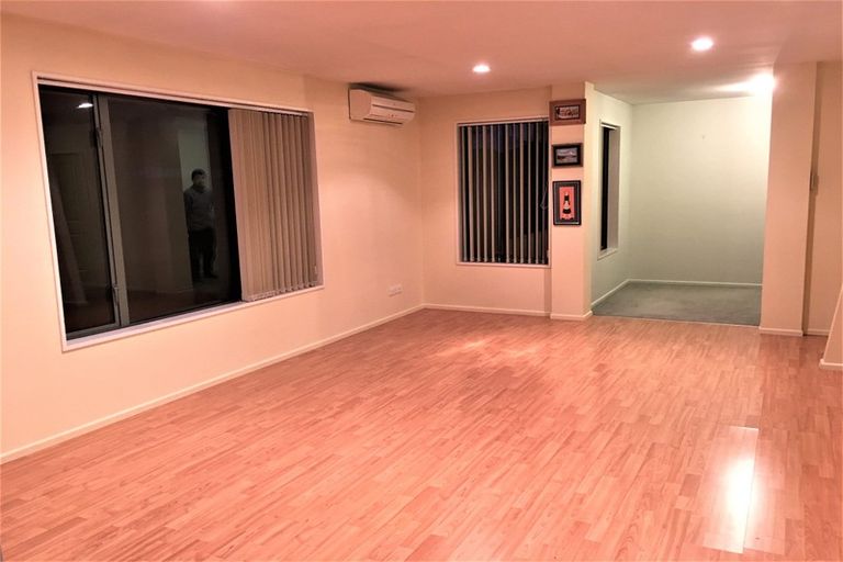 Photo of property in 27 Dufek Crescent, Wigram, Christchurch, 8042