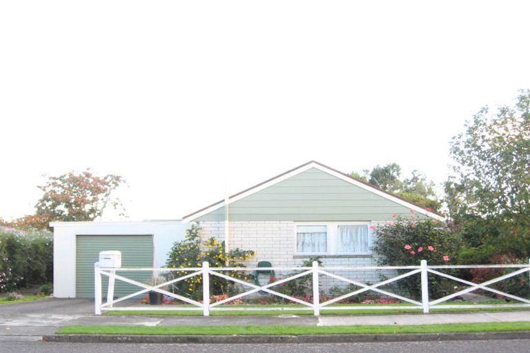 Photo of property in 13 Dittmer Street, Otaki, 5512