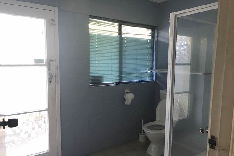 Photo of property in 8 Heaton Grove, Chatswood, Auckland, 0626