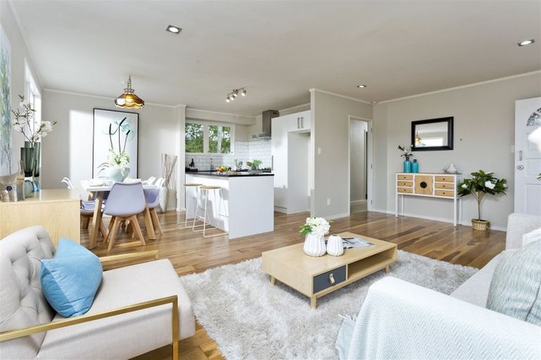 Photo of property in 1/32 Tamahere Drive, Glenfield, Auckland, 0629