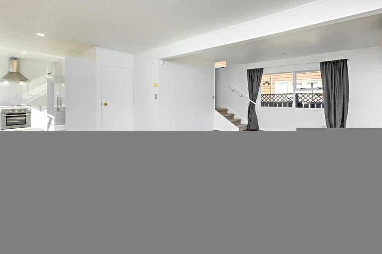 Photo of property in 2/47 Pah Road, Papatoetoe, Auckland, 2025