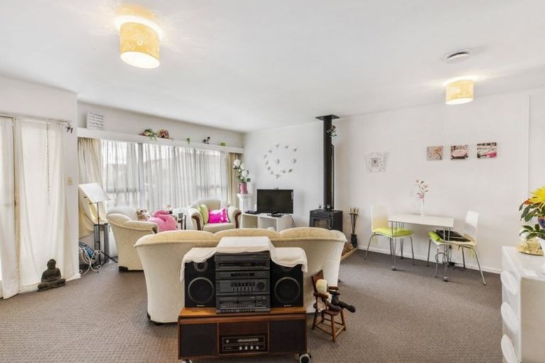 Photo of property in 2/7 Don Street, Papakura, 2110