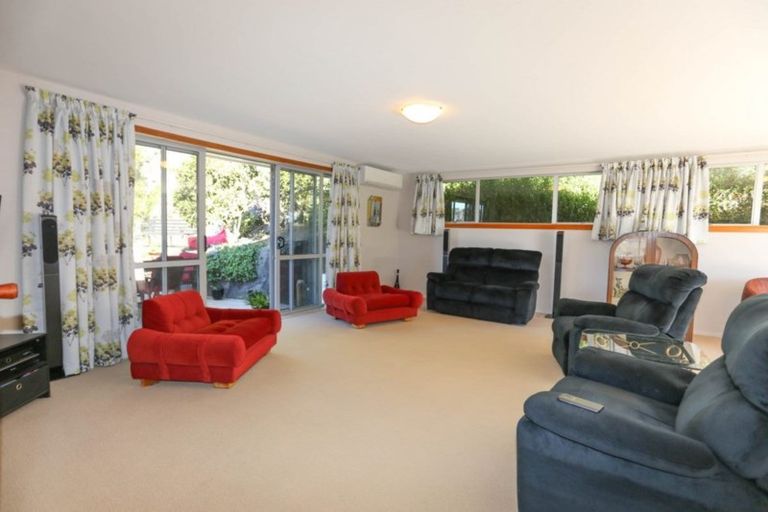 Photo of property in 11 Roseneath Place, Cashmere, Christchurch, 8022