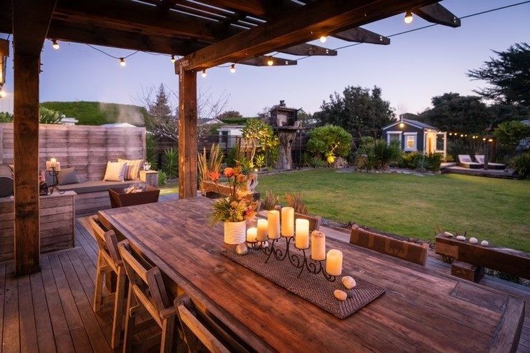 Photo of property in 6 Rauparaha Street, Waikanae Beach, Waikanae, 5036