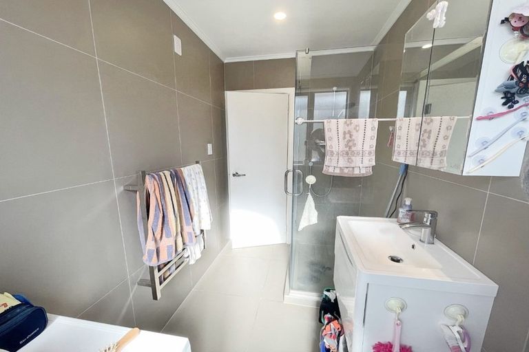 Photo of property in 10 Ascot Avenue, Henderson, Auckland, 0610