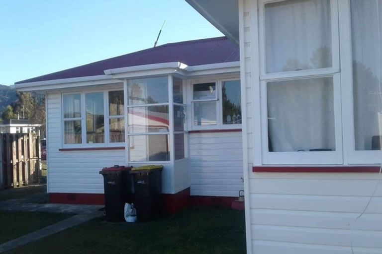 Photo of property in 16 Freestone Place, Manapouri, 9679