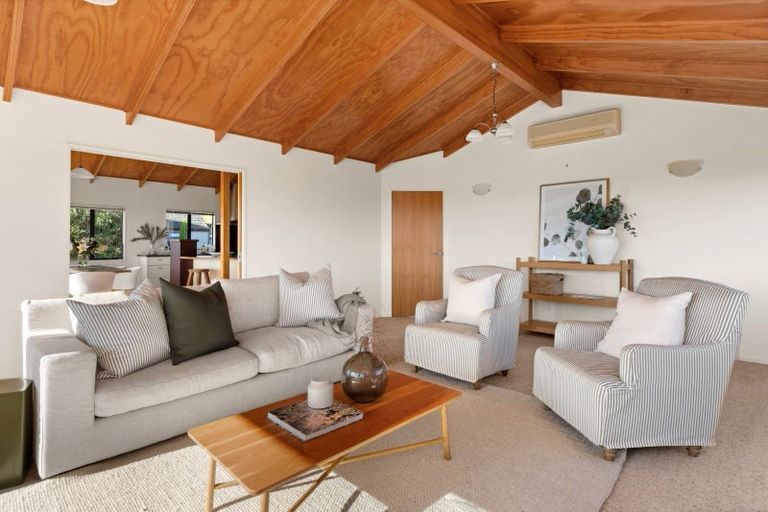 Photo of property in 81 Hikanui Drive, Havelock North, 4130