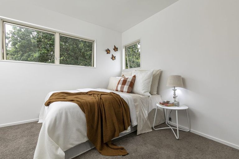 Photo of property in 1/36 Camelot Place, Glenfield, Auckland, 0629