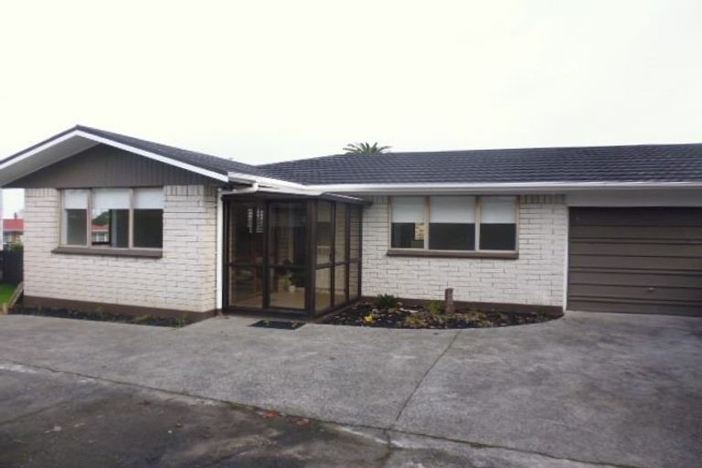 Photo of property in 2/95 Beach Road, Pahurehure, Papakura, 2113