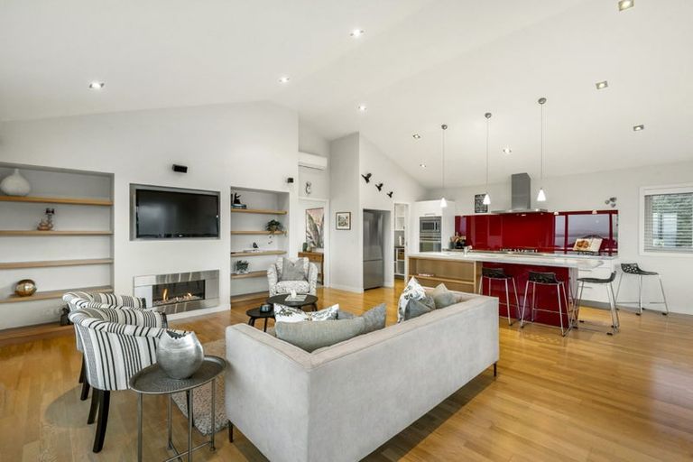 Photo of property in 1/11 Pullum Street, Birkenhead, Auckland, 0626