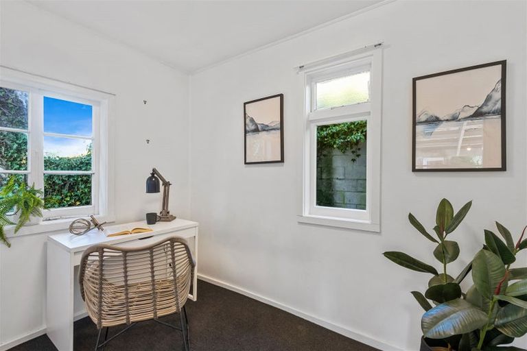 Photo of property in 28 Straven Road, Riccarton, Christchurch, 8011