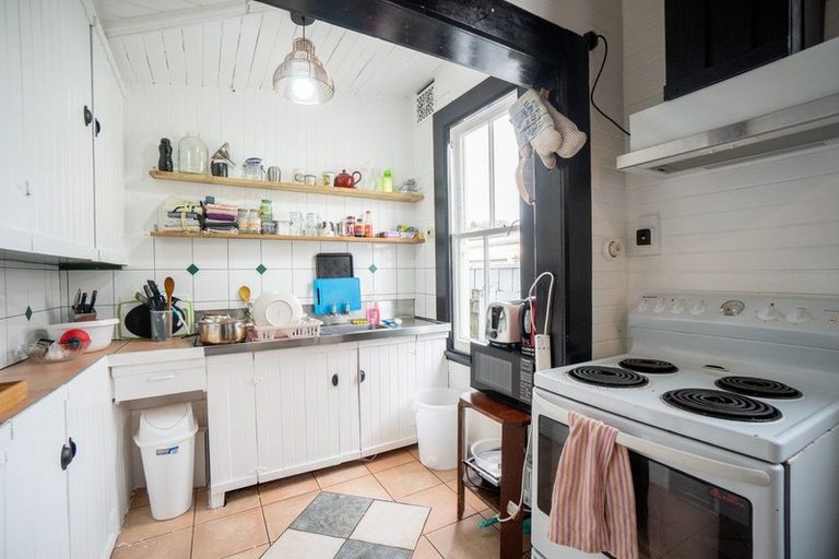 Photo of property in 35 Waldegrave Street, Palmerston North, 4410