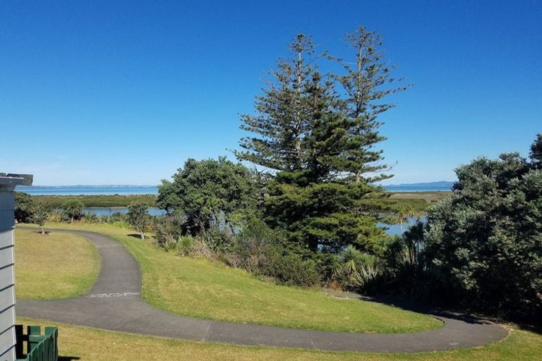 Photo of property in 97 Burundi Avenue, Clendon Park, Auckland, 2103