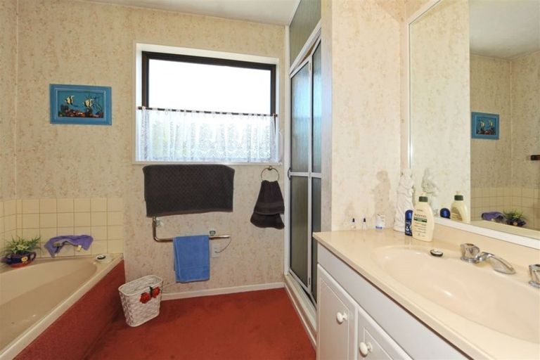 Photo of property in 11 Nyoli Street, Northcote, Christchurch, 8052