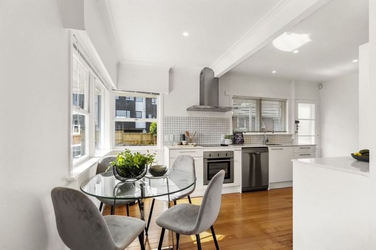 Photo of property in 1/8 Fowler Street, Northcote, Auckland, 0627