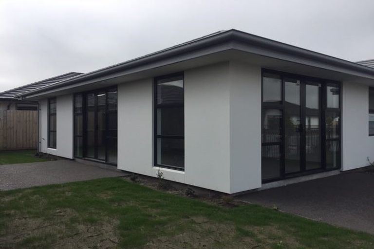 Photo of property in 3 Robalan Close, Halswell, Christchurch, 8025