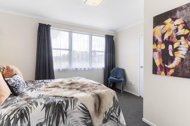 Photo of property in 1/1 Cooper Place, Papakura, 2110