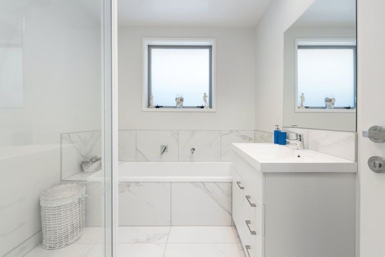 Photo of property in 18 Marion Crescent, Papamoa Beach, Papamoa, 3118