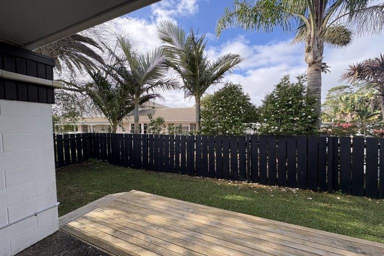 Photo of property in 3/109a Te Atatu Road, Te Atatu South, Auckland, 0610