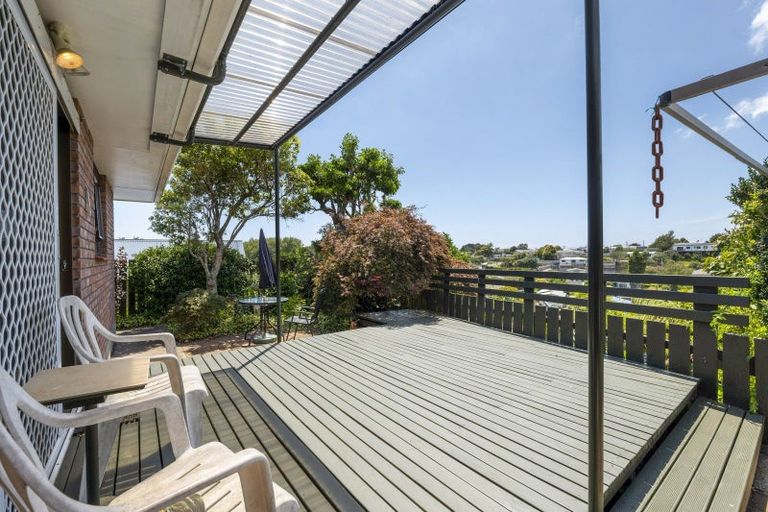 Photo of property in 8 La Salle Drive, Westown, New Plymouth, 4310