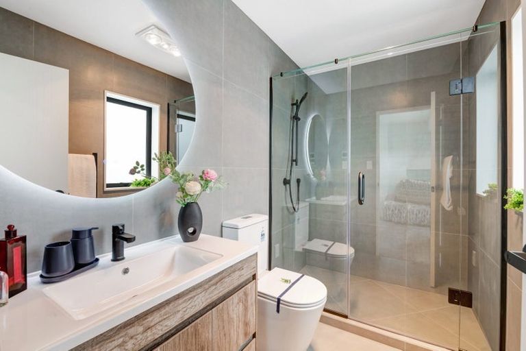 Photo of property in 12 Pleasant Way, Matakatia, Whangaparaoa, 0930